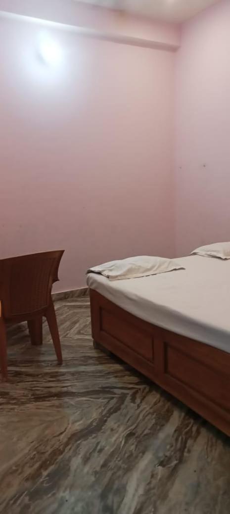 Hotel Vaibhav Sadan Dharmsala à Ayodhya Extérieur photo