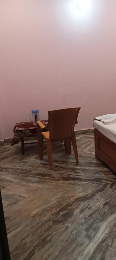 Hotel Vaibhav Sadan Dharmsala à Ayodhya Extérieur photo